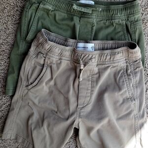 Youth Boys Abercrombie Kids Relaxed Fit Green and Tan Shorts In A Size(9/10)EUC